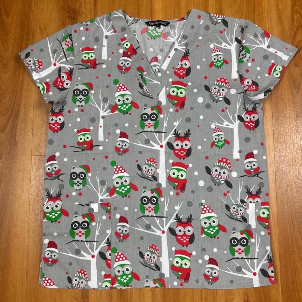 Cassandra O Christmas printed nurse uniform V-neck pockets short Sleeve Size S